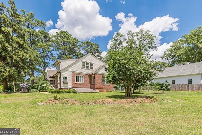 Building Photo - 1878 Cambridge Ave