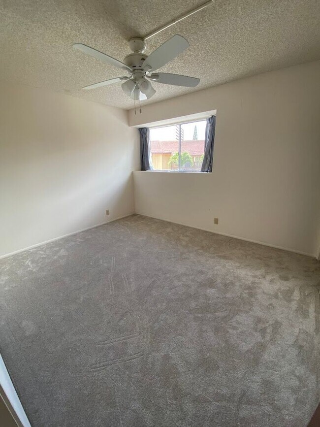 Building Photo - 46-063-63 Emepela Pl