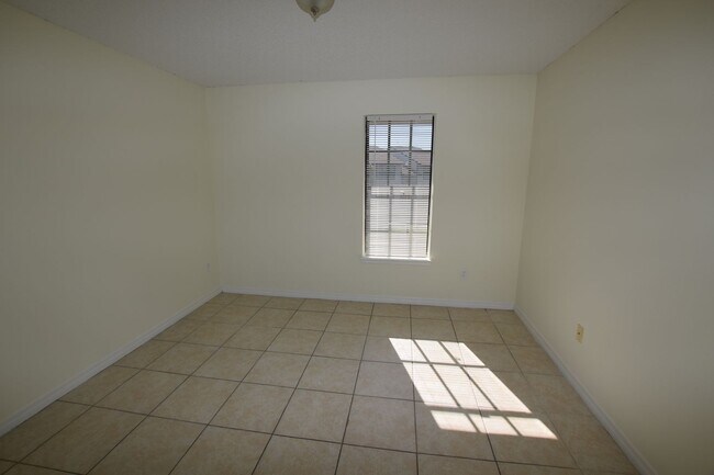 Building Photo - 2 Bedroom, 2 Bath Condo at 4627 Cason Cove...