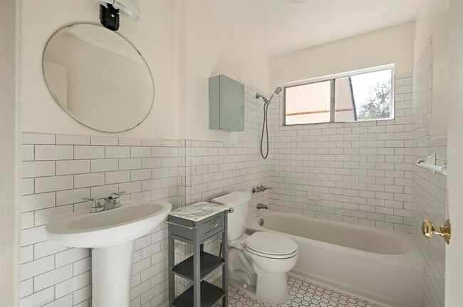 Building Photo - 6709 Tampa Cove