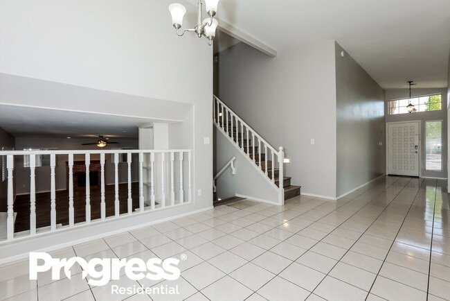 Building Photo - 2745 E South Fork Dr