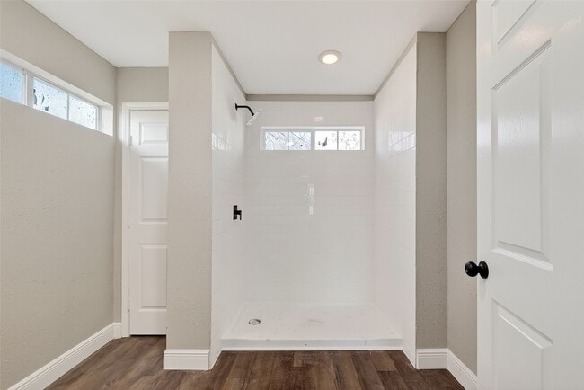 Building Photo - 7437 Bywood St