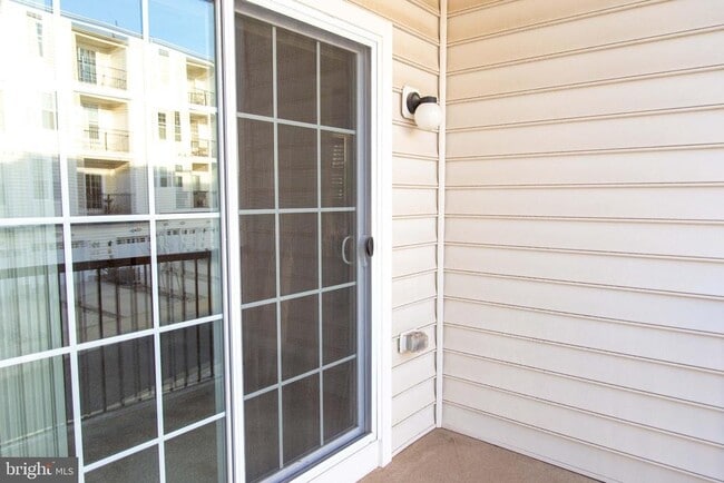 Building Photo - 23548 Hopewell Manor Terrace