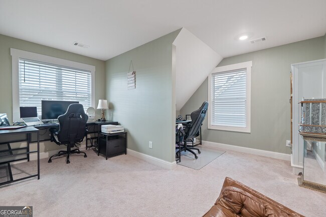 Building Photo - 1270 Legend Dr
