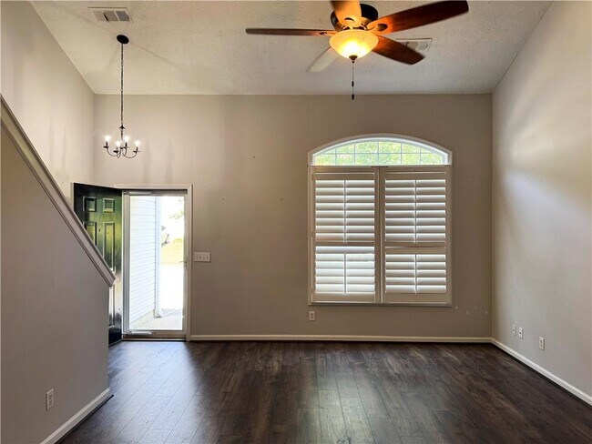 Building Photo - 3331 Serenade Ct