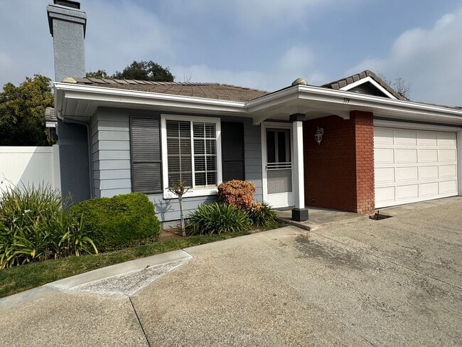 Building Photo - Welcome to Your New Home: Stunning Apartments in Monrovia