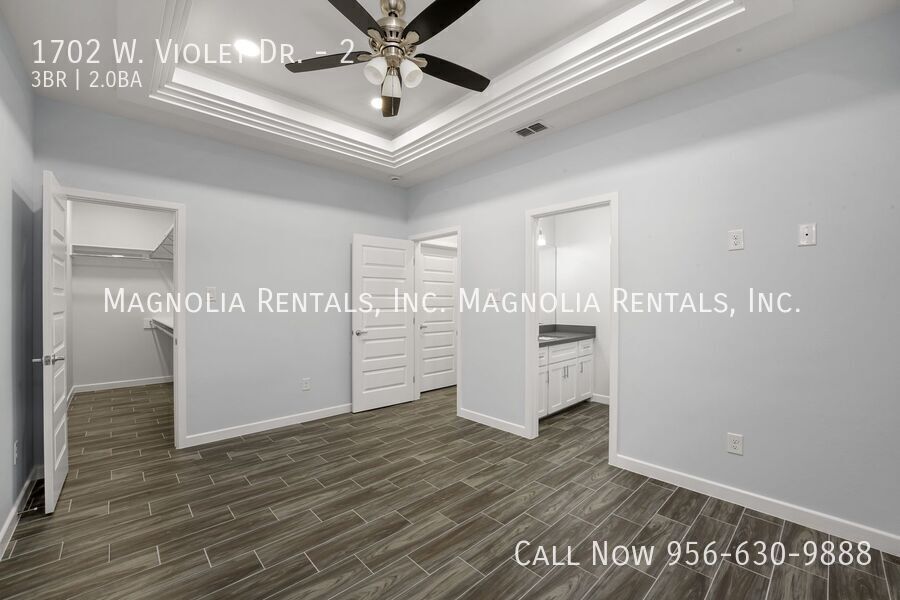 Building Photo - 1702 W Violet Dr