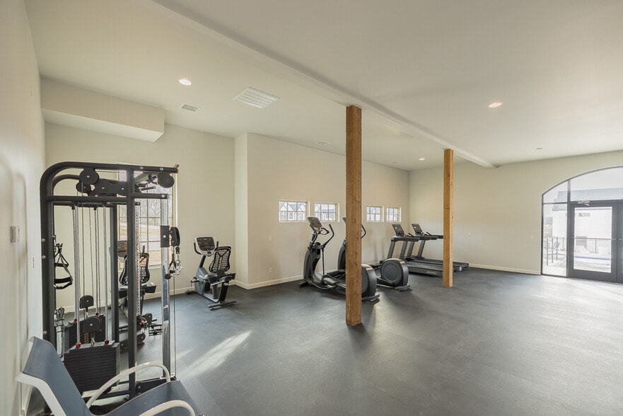 Clubhouse Gym - 3405 Redbud Ln