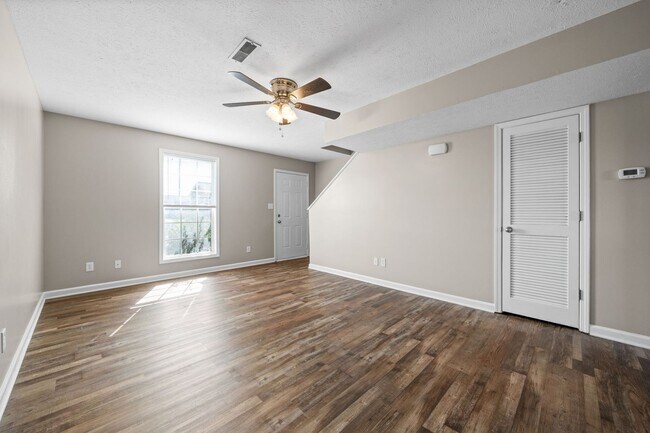 Building Photo - 375 Peabody Dr
