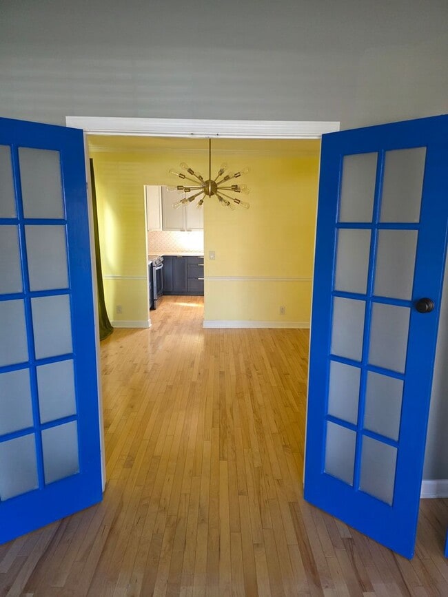 Building Photo - 4 Bedroom! Walk to Jim Warren Park, Franklin TN