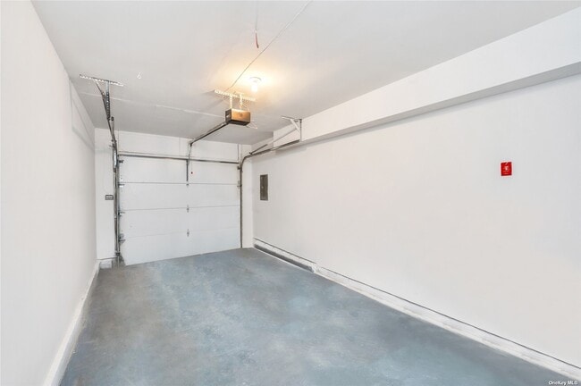 Building Photo - 141 Lakebridge Dr N