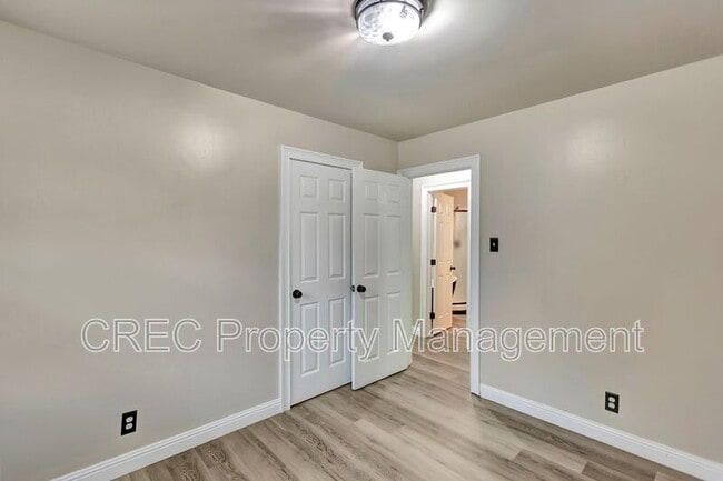 Building Photo - 417 Joy Dr