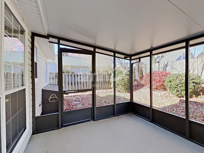 Building Photo - 2117 Steffi Ln NW