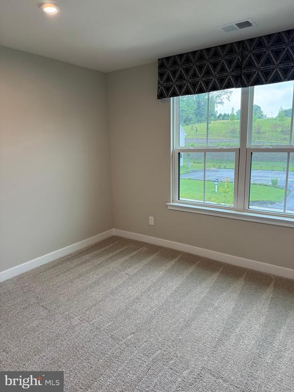 Building Photo - 605 Phalen Ct