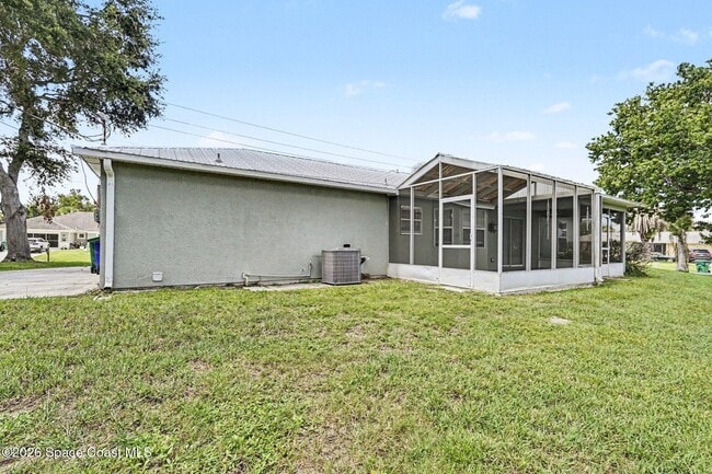 Building Photo - 880 Vocelle Ave