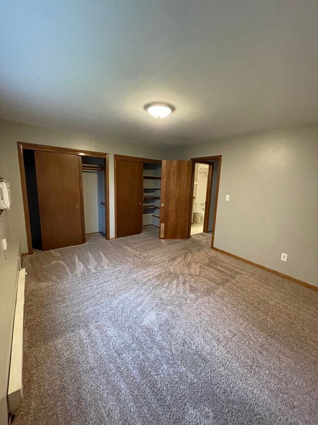 Interior Photo - 449 Dunbar Ave. 7 unit