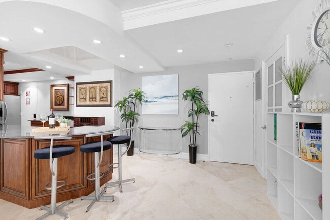 Building Photo - 4001 S Ocean Dr