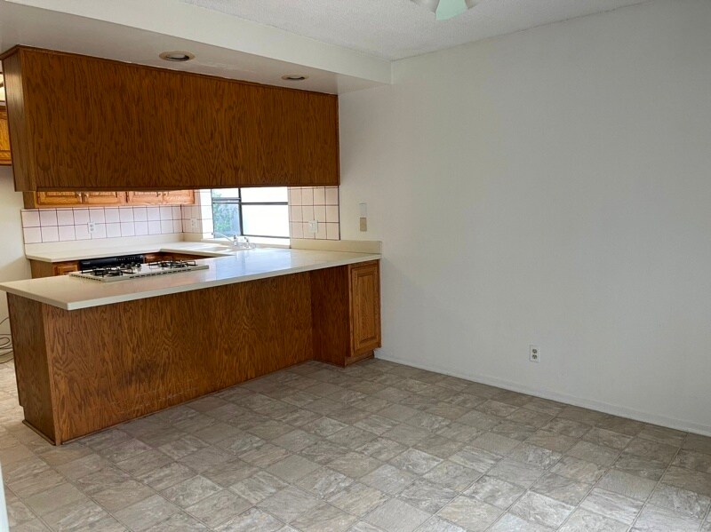 Building Photo - 22913 Juniper Ave