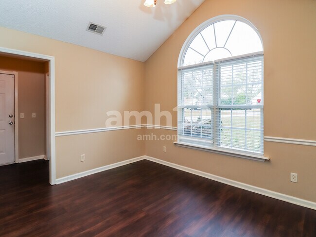 Building Photo - 44 Westminister Pl