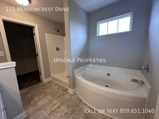 Building Photo - 113 Meadowcrest Dr