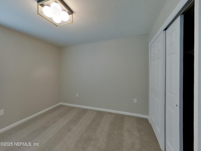 Building Photo - 11430 Tiburon Dr