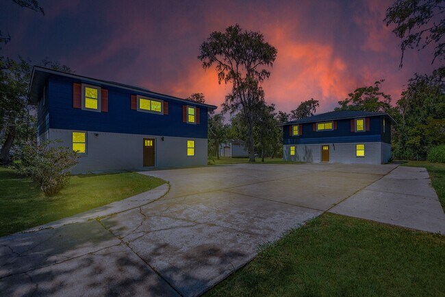 Building Photo - 941 Mulberry Ln