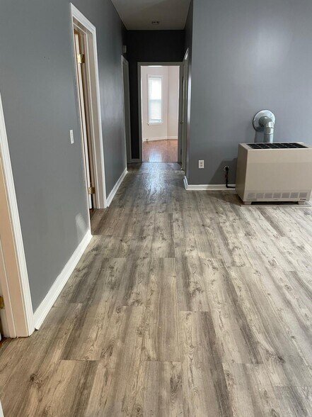 Building Photo - 137 Tecumseh St