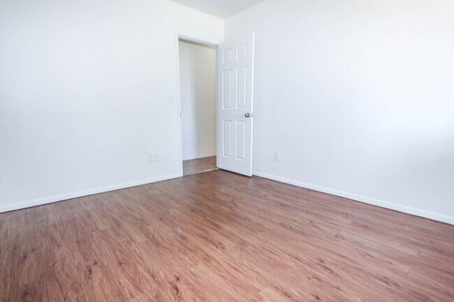 Building Photo - 2850 N Cedar Springs Ln
