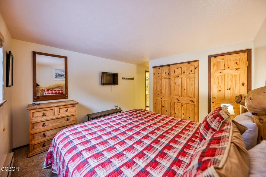 Master - 44 Village Dr