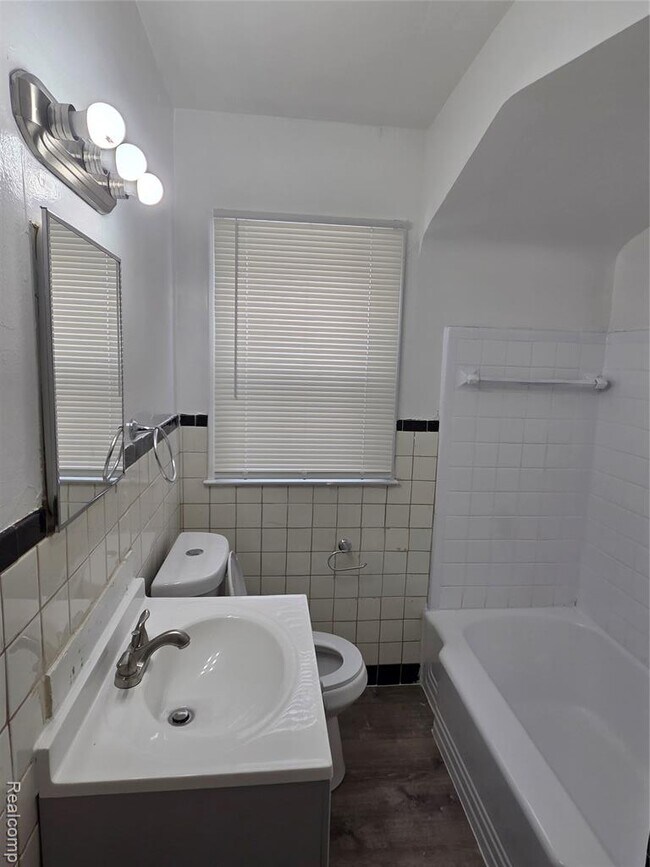 Building Photo - 12920 Payton St