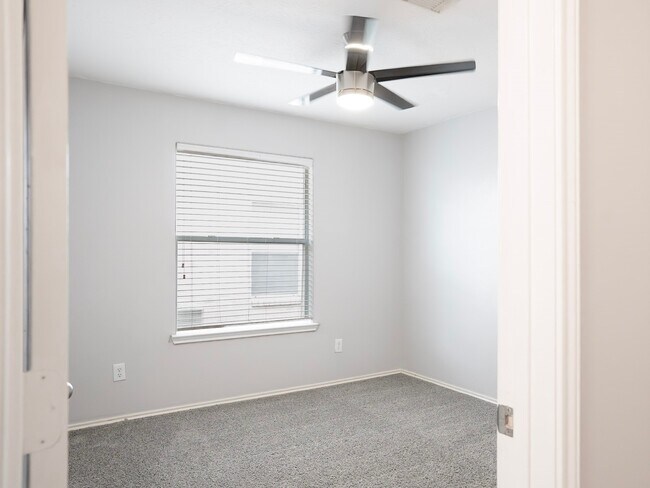 Building Photo - 2414 Alcove Foster Ct