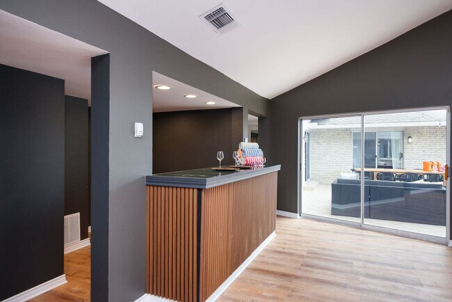 Building Photo - 6605 Countess Adria St