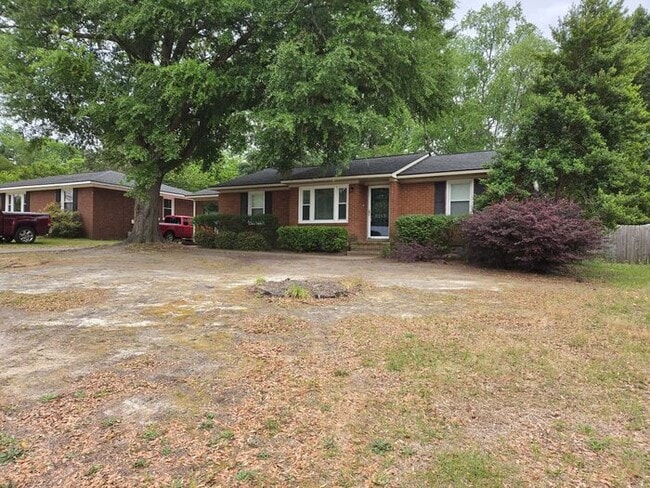 Building Photo - 5215 Redwood Dr