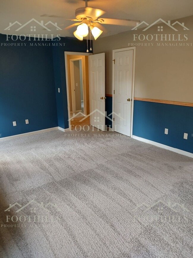 Building Photo - 3-Bedroom Home with Scenic Views in Pendle...