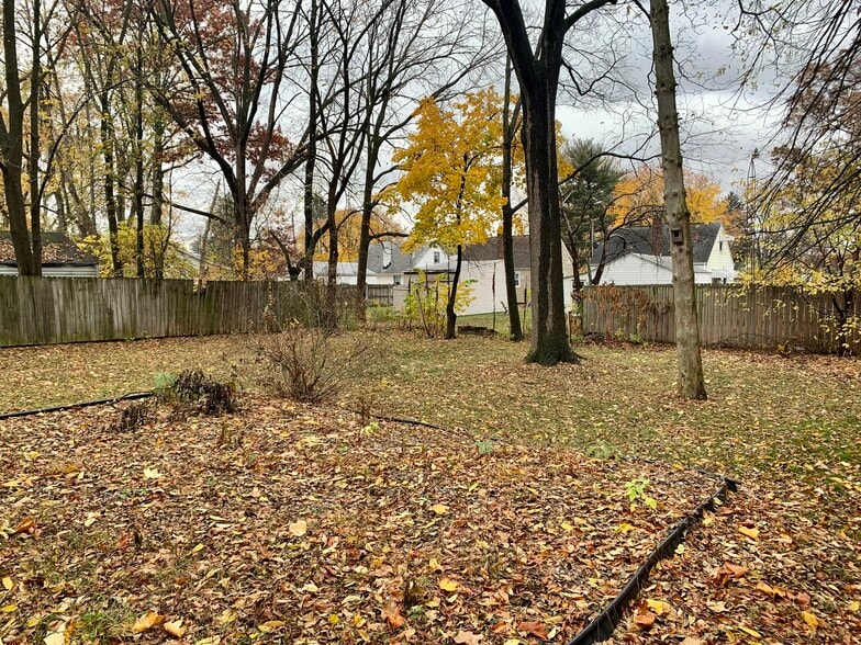 Building Photo - 2306 24th St NE