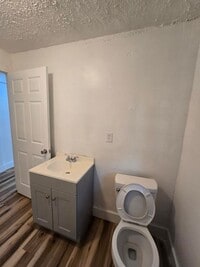 Building Photo - (($200 Off the 1st Month Rent)) Spacious One Bedroom Duplex located near South Sherman and Englis...