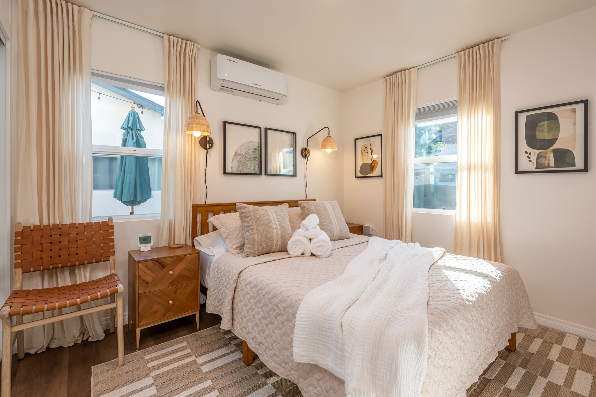 1st Bedroom, located downstairs Queen Bed, AC/Heat/Fan, & TV w/Roku Under-bed storage, Night Stands, - 4746 W 159th St