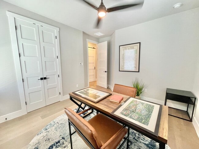 Building Photo - 311 E Evergreen St