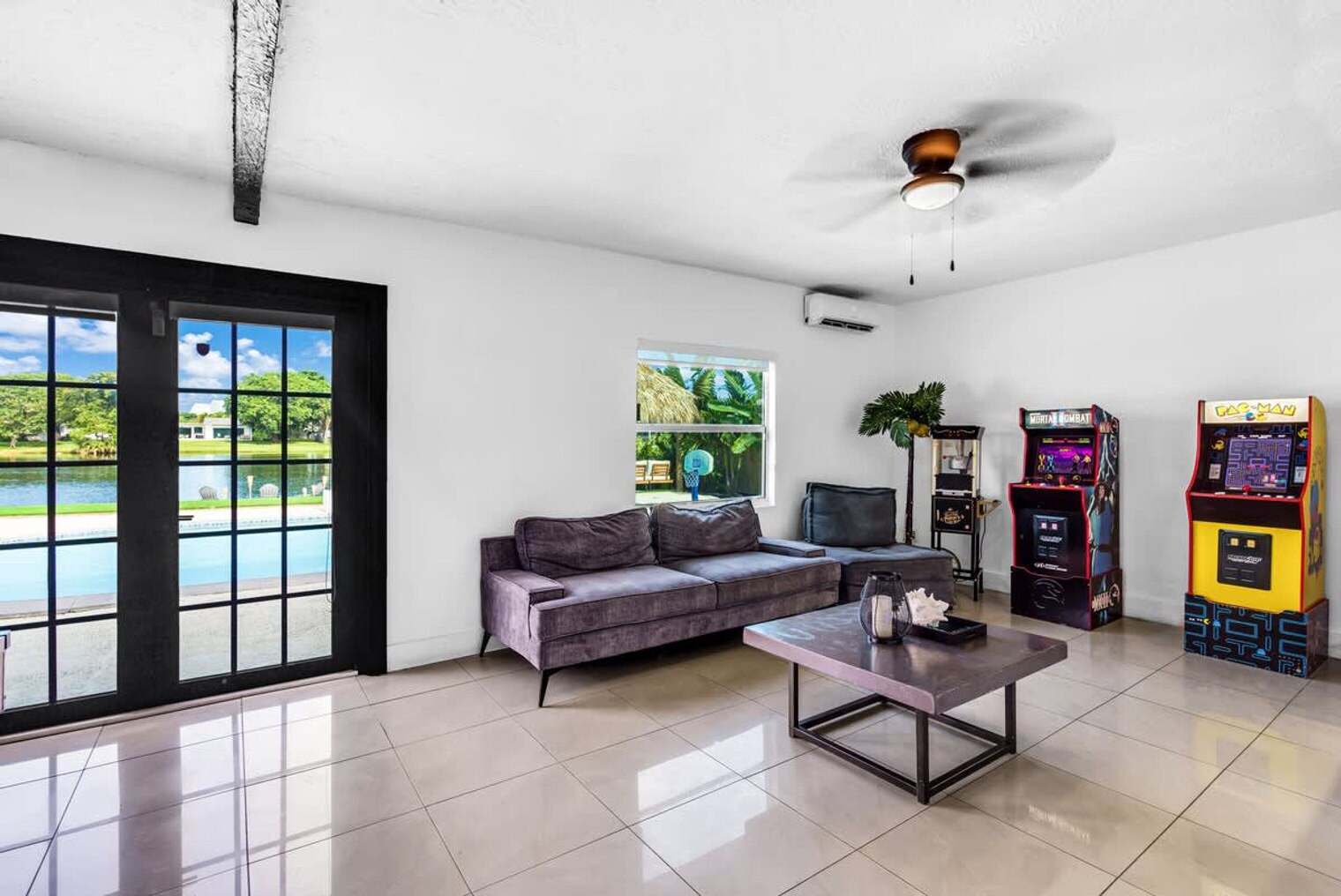 Building Photo - 18725 NE 18th Ave