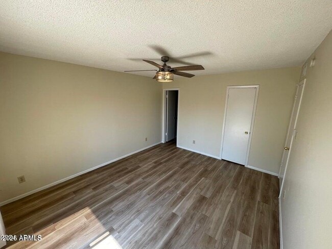 Building Photo - 2709 S Alder Dr