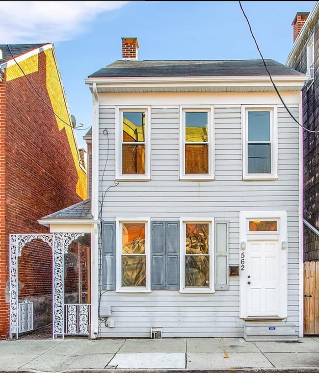 Building Photo - Coming Soon! Charming 4 Bedroom Home in Yo...