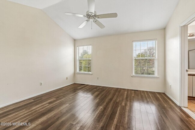 Building Photo - 418 Dorchester Way