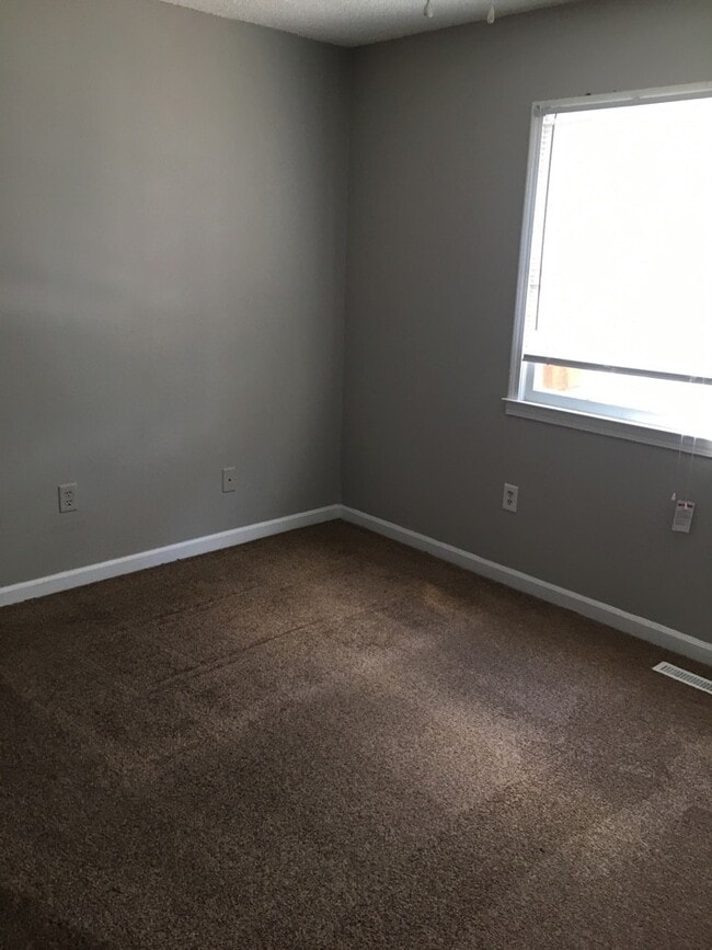 Building Photo - 2 Bedroom/1.5 Bath Condo for Rent! $1,300....