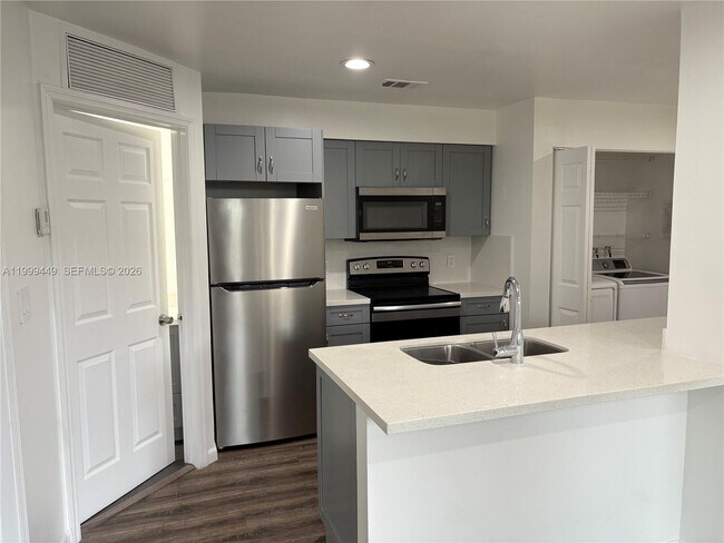 Building Photo - 17565 NW 67th Pl