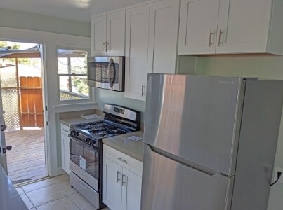 Building Photo - This Charming 1 Bed/1 Bath is All You!