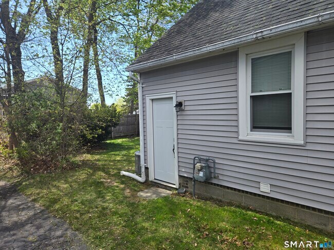 Building Photo - 275 Burnsford Ave