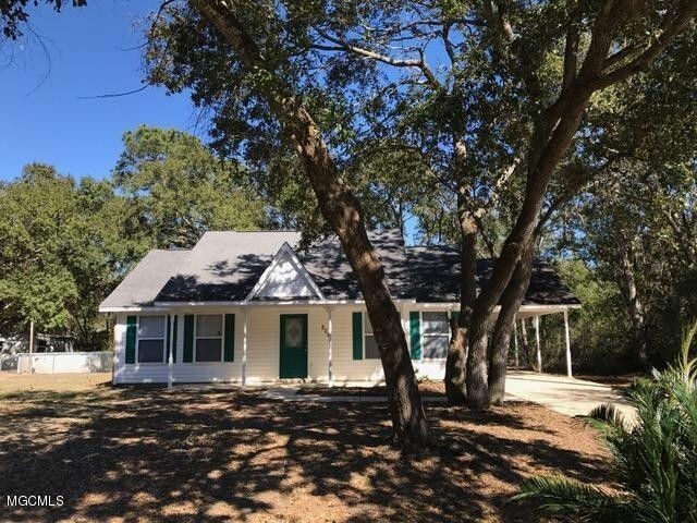 Primary Photo - Charming Coastal Retreat in Ocean Springs,...
