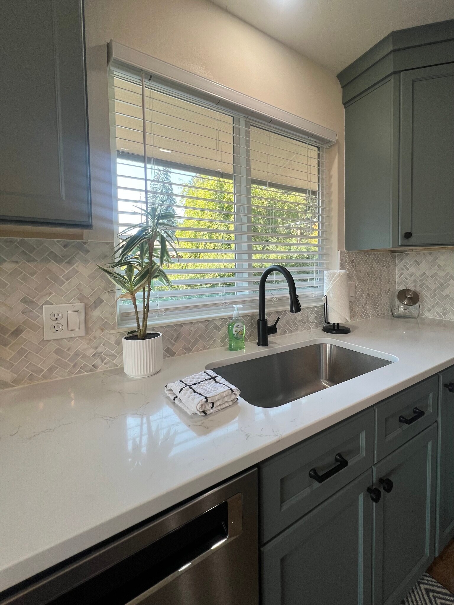 Building Photo - 2600 E Harrison Ave