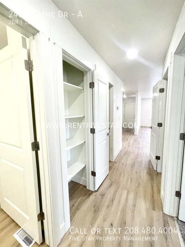 Building Photo - 2475 N Gathe Rd