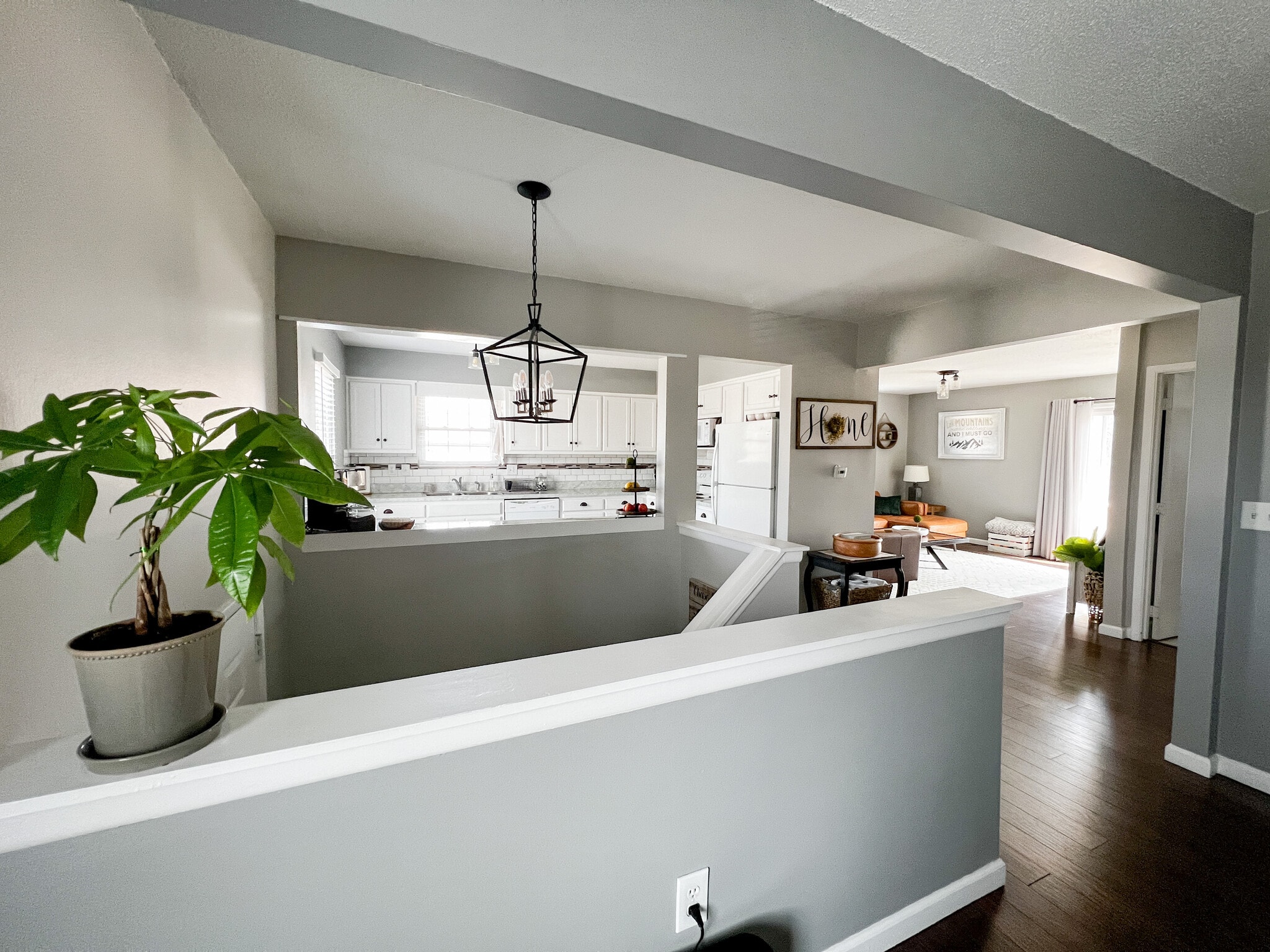 Building Photo - 323 SE Melody Ln